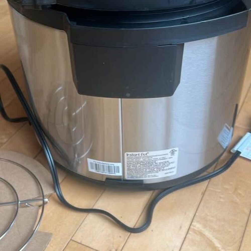 Instant Pot IP-LUX Multi-Use Pressure Cooker - Picture 5 of 5